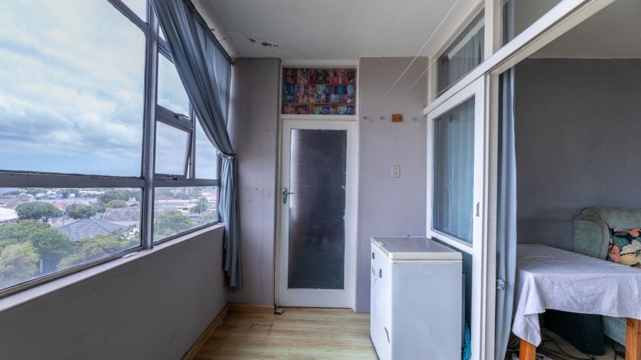 2 Bedroom Property for Sale in Goodwood Central Western Cape